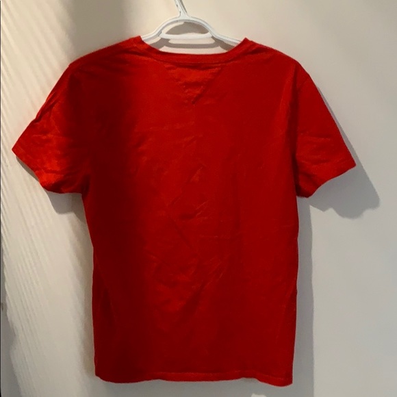 Tommy Hilifger T Shirt - Picture 2 of 2